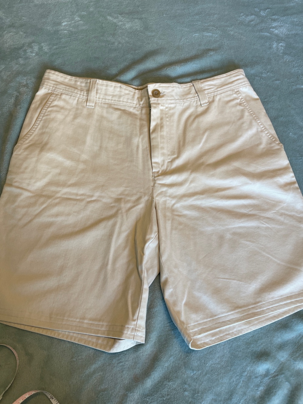 Izod Men's Light Cream Chino Shorts